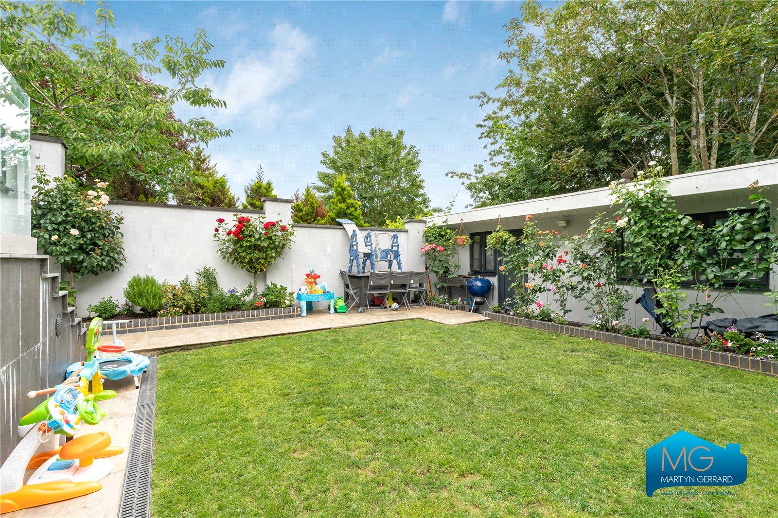 5 bedroom End of Terrace House to rent - Martyn Gerrard