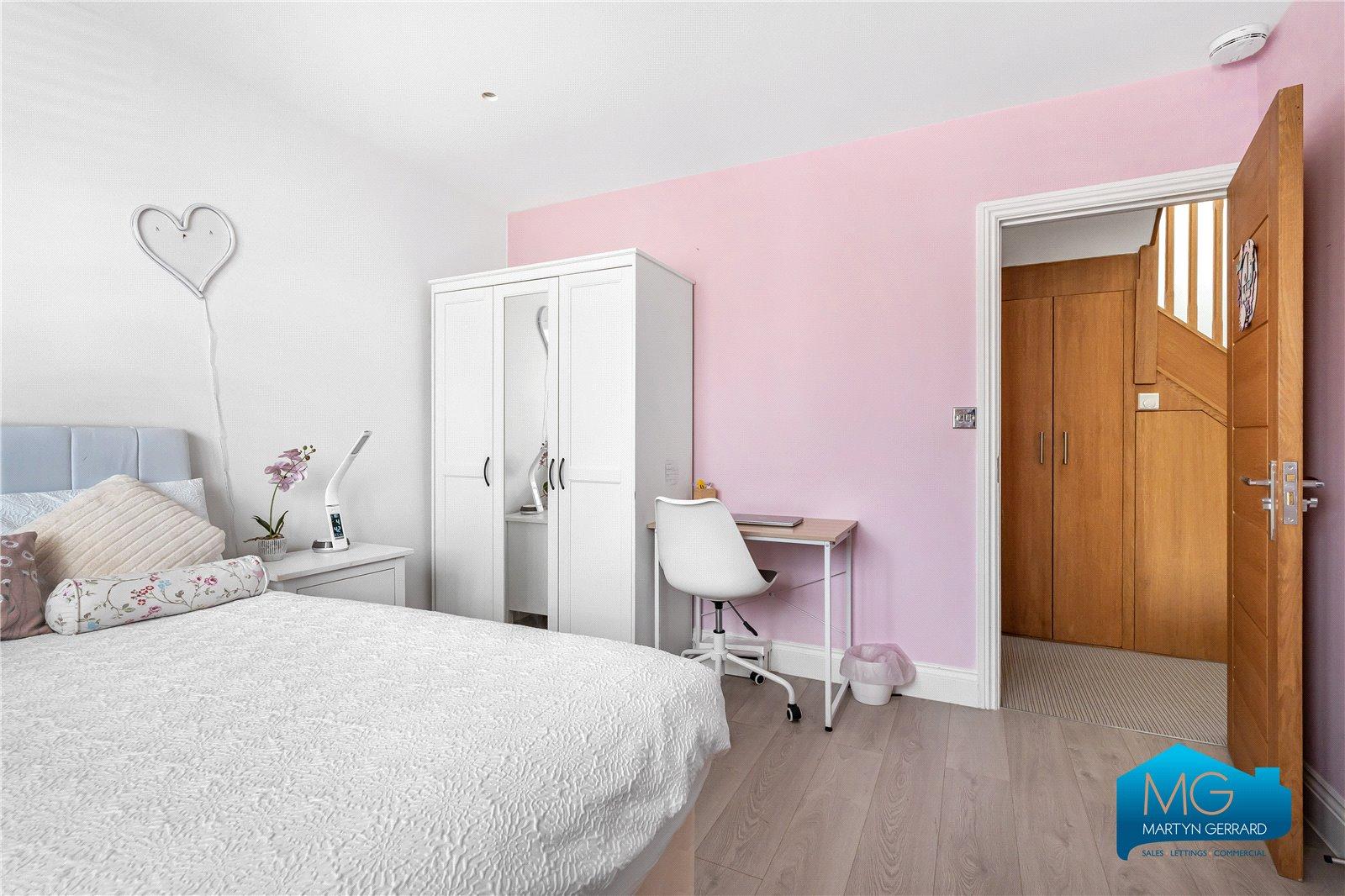 5 bedroom End of Terrace House to rent - Martyn Gerrard