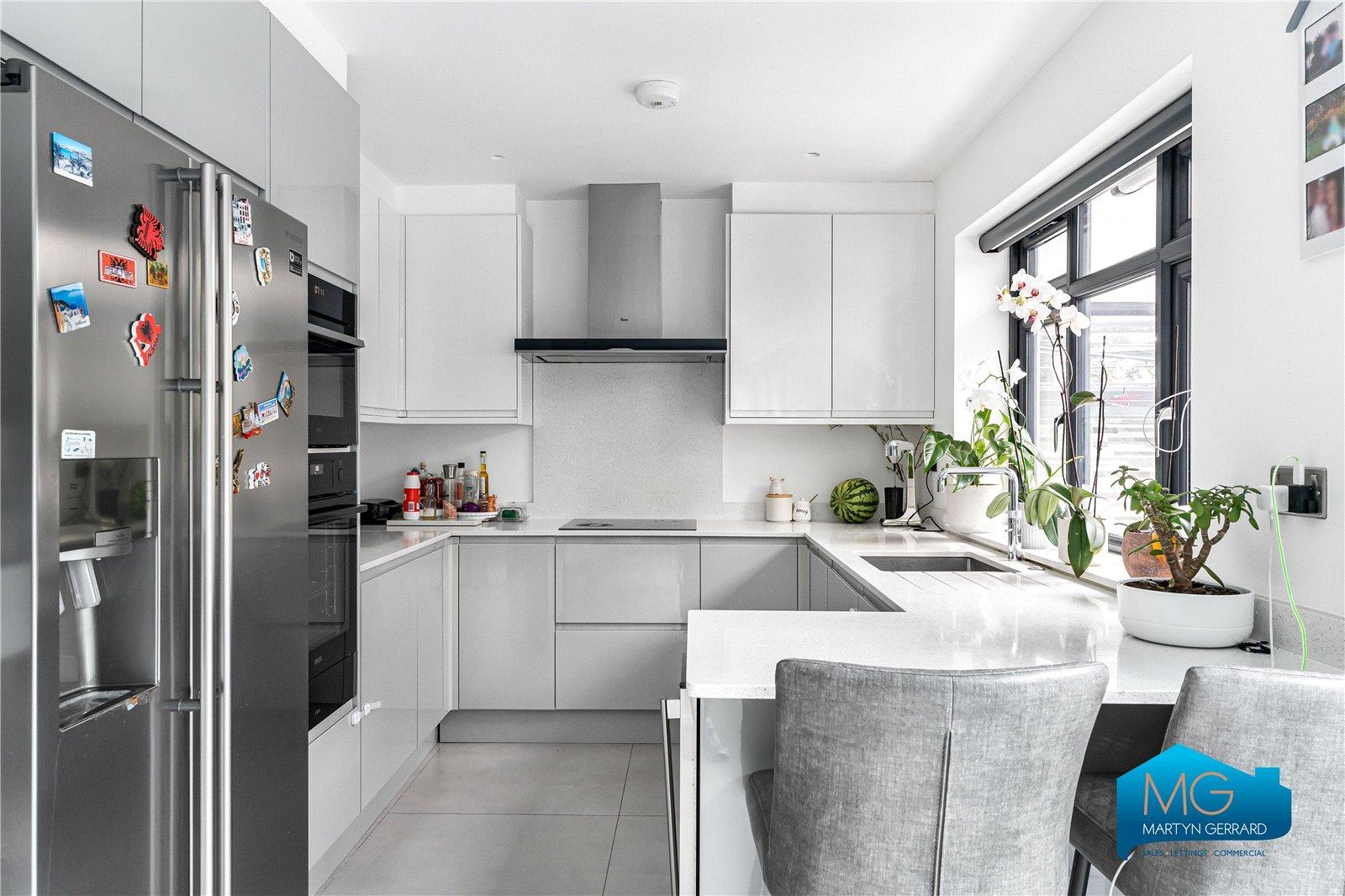 5 bedroom End of Terrace House to rent - Martyn Gerrard