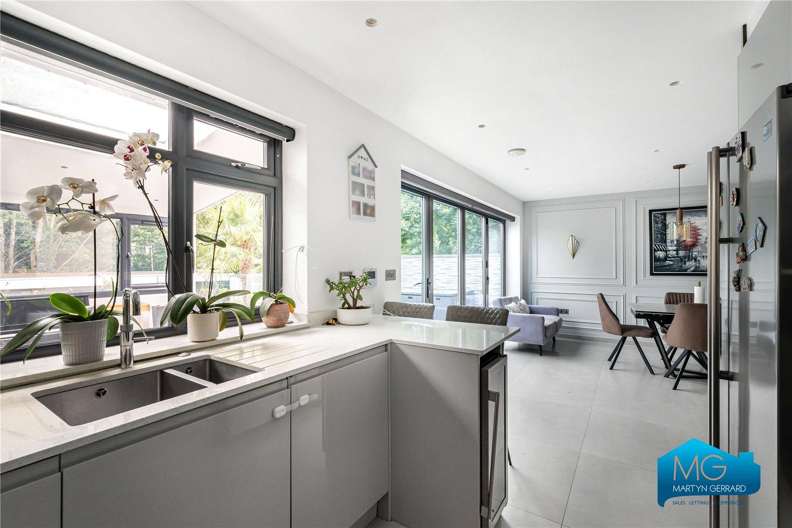 5 bedroom End of Terrace House to rent - Martyn Gerrard
