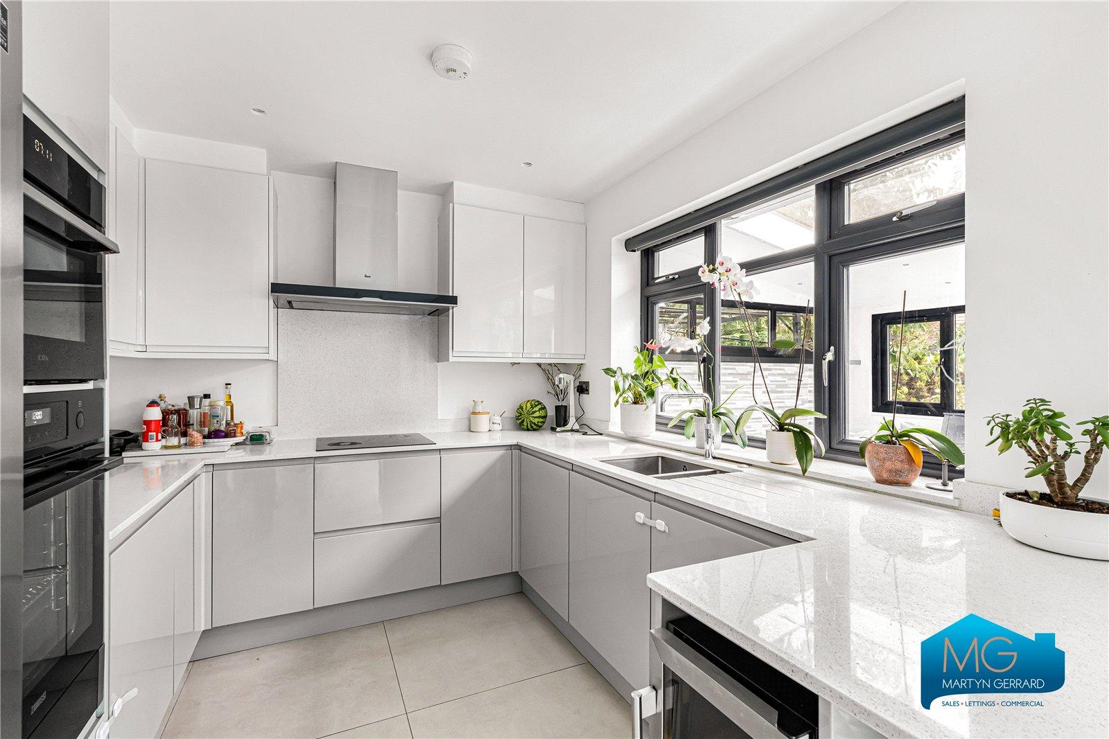 5 bedroom End of Terrace House to rent - Martyn Gerrard