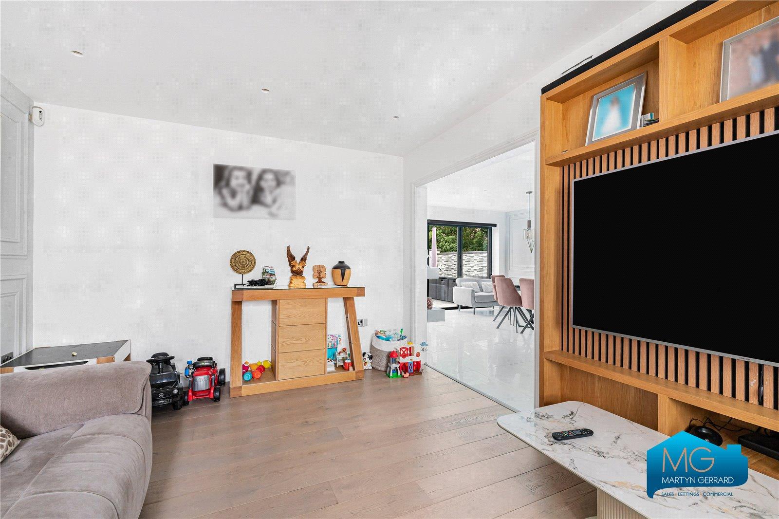 5 bedroom End of Terrace House to rent - Martyn Gerrard