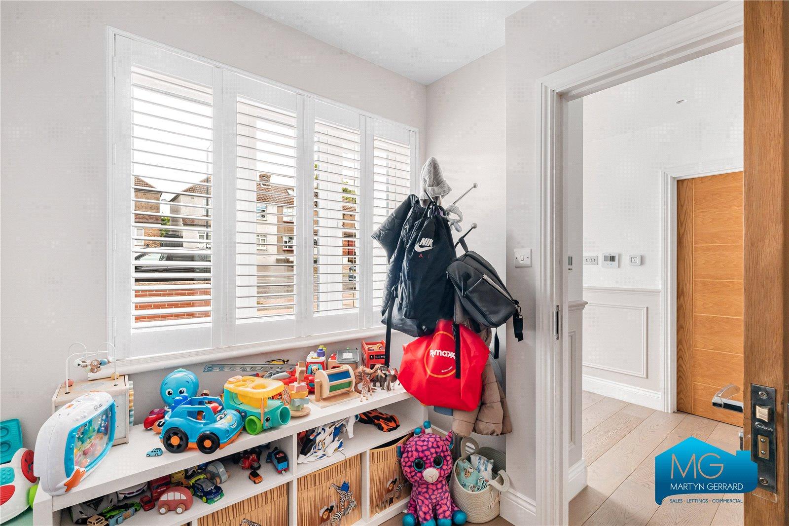 5 bedroom End of Terrace House to rent - Martyn Gerrard