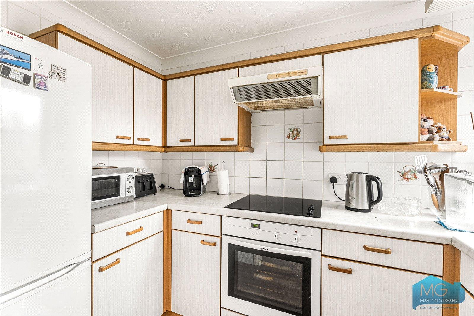 2 bedroom Apartment for sale - Martyn Gerrard
