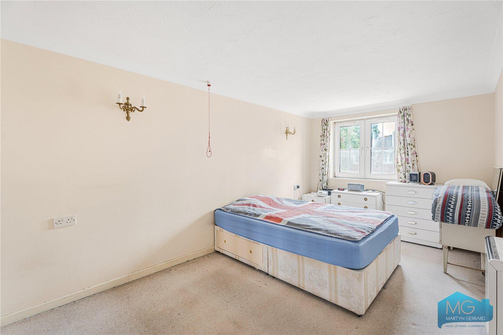 2 bedroom Apartment for sale - Martyn Gerrard