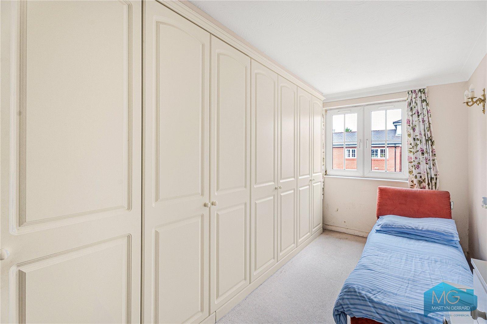 2 bedroom Apartment for sale - Martyn Gerrard