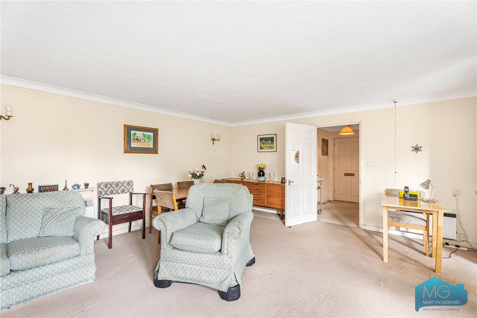 2 bedroom Apartment for sale - Martyn Gerrard