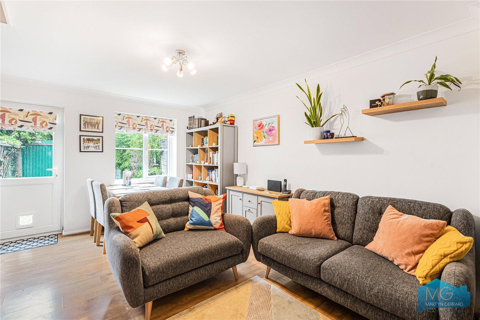 2 bedroom Terraced House for sale - Martyn Gerrard