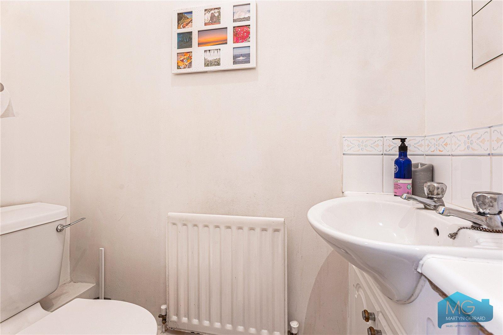 2 bedroom Terraced House for sale - Martyn Gerrard