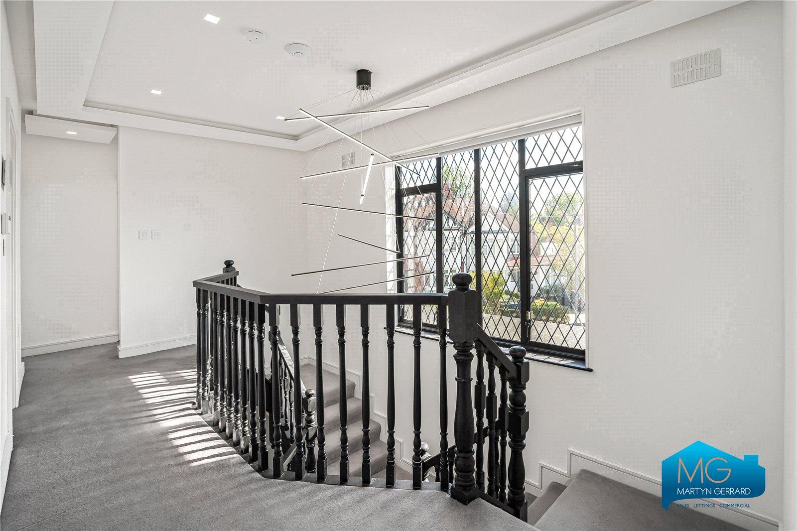 5 bedroom Detached House to rent - Martyn Gerrard