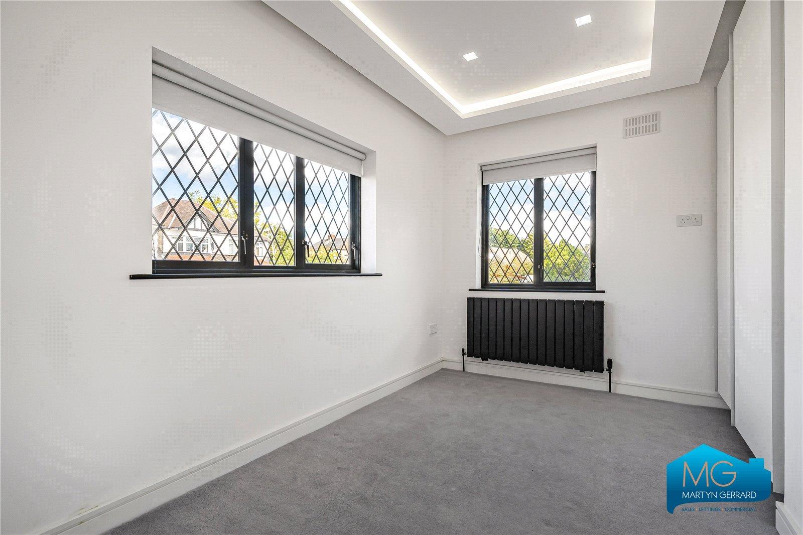 5 bedroom Detached House to rent - Martyn Gerrard