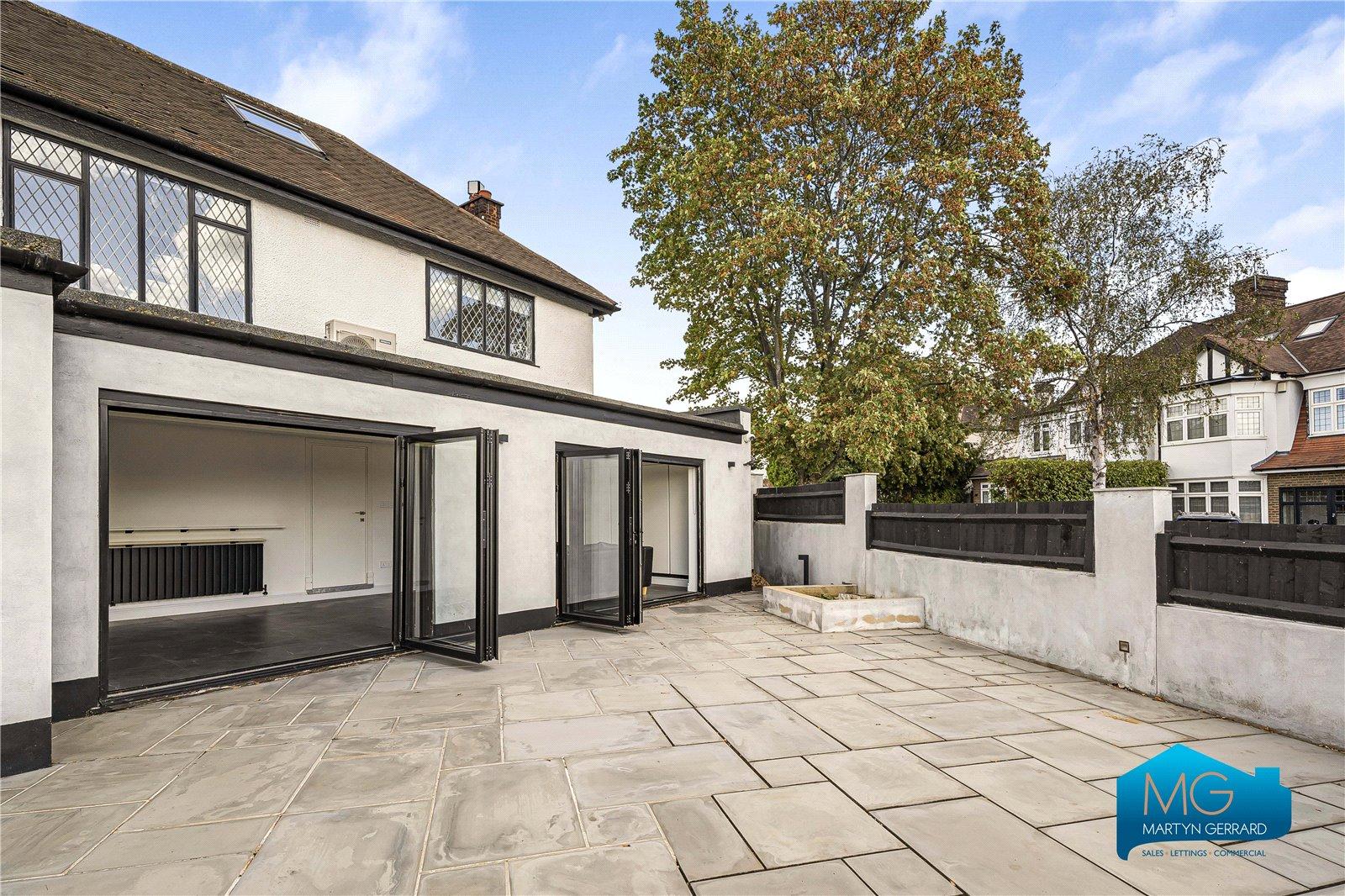 5 bedroom Detached House to rent - Martyn Gerrard