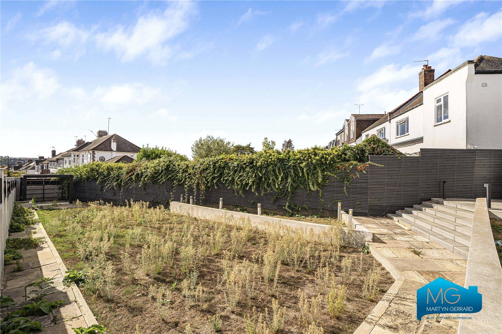 5 bedroom Detached House to rent - Martyn Gerrard