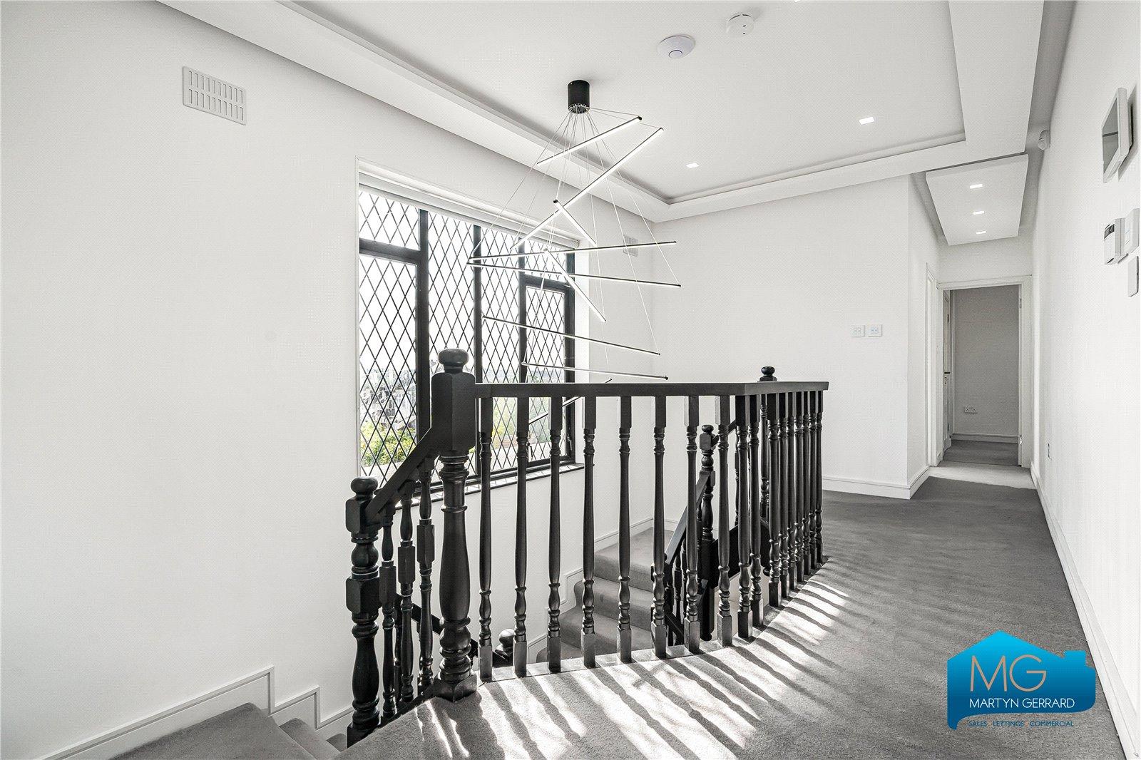 5 bedroom Detached House to rent - Martyn Gerrard