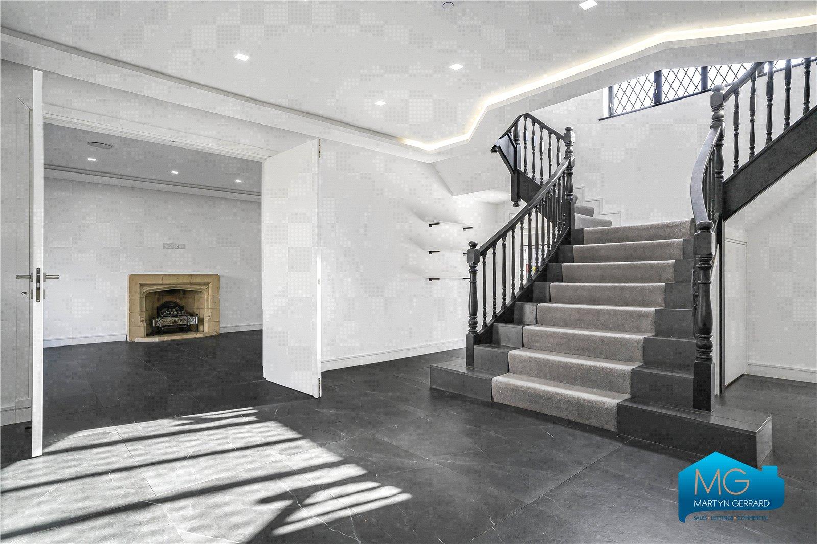 5 bedroom Detached House to rent - Martyn Gerrard