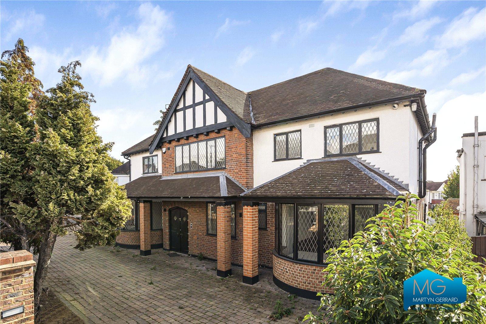 5 bedroom Detached House to rent - Martyn Gerrard