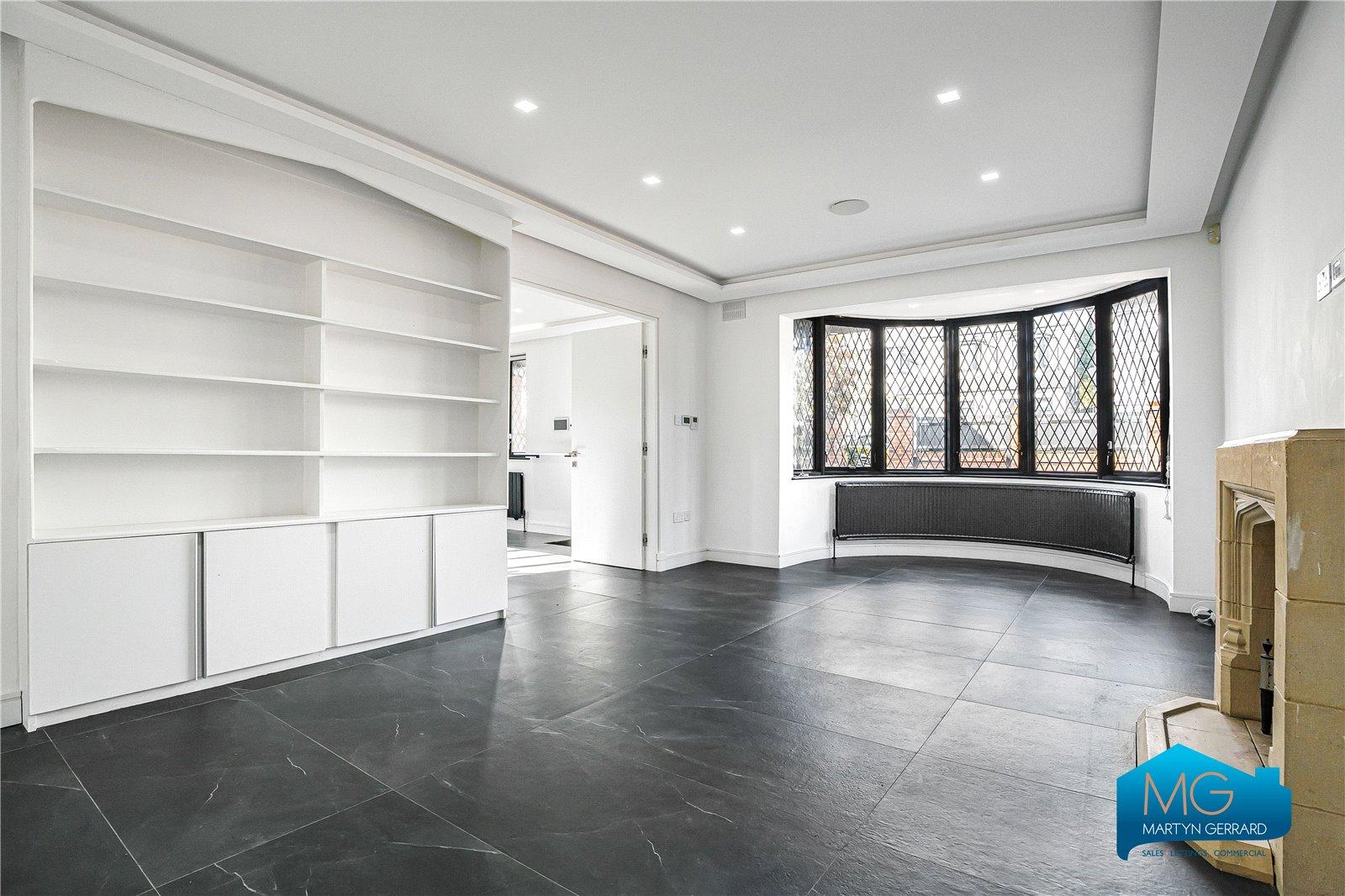 5 bedroom Detached House to rent - Martyn Gerrard
