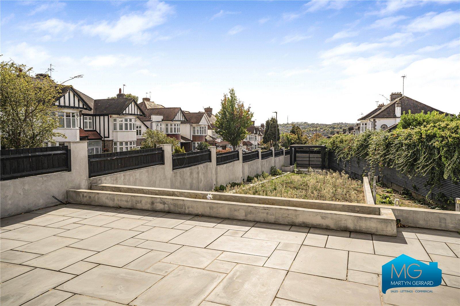 5 bedroom Detached House to rent - Martyn Gerrard