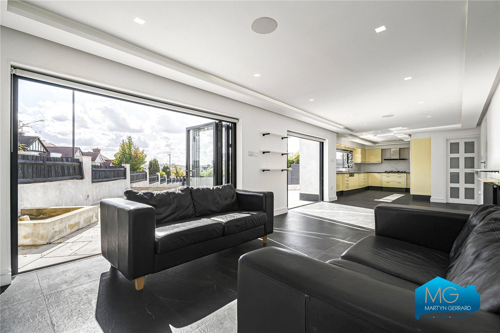 5 bedroom Detached House to rent - Martyn Gerrard