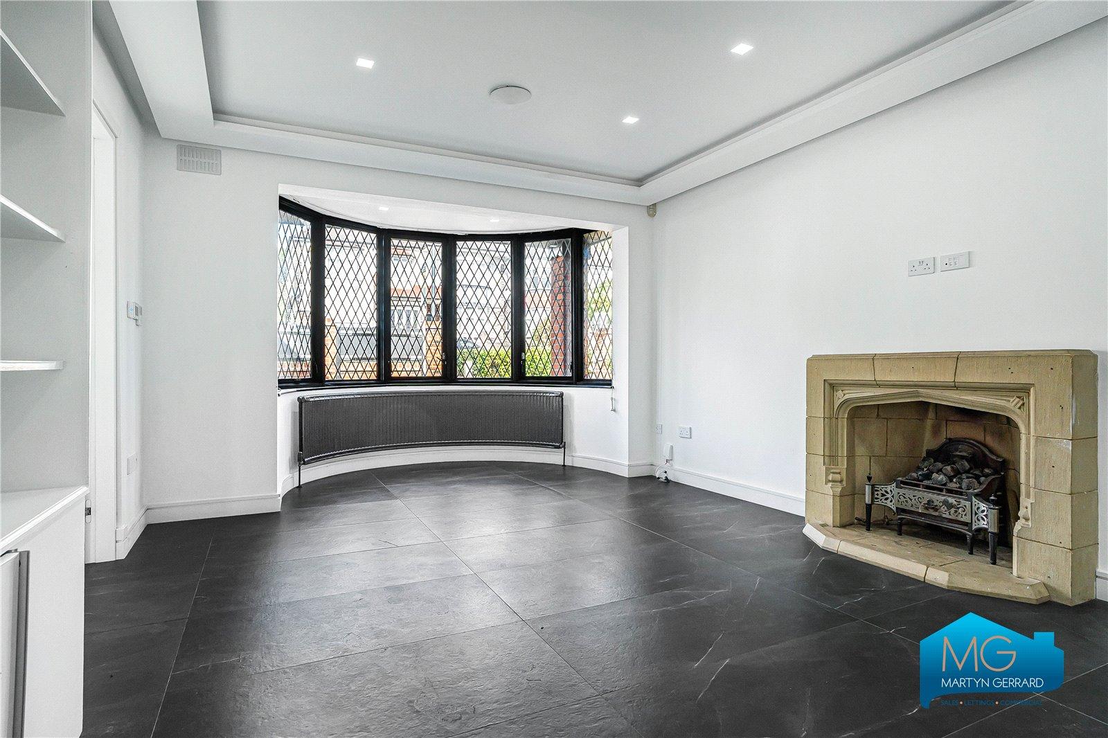 5 bedroom Detached House to rent - Martyn Gerrard