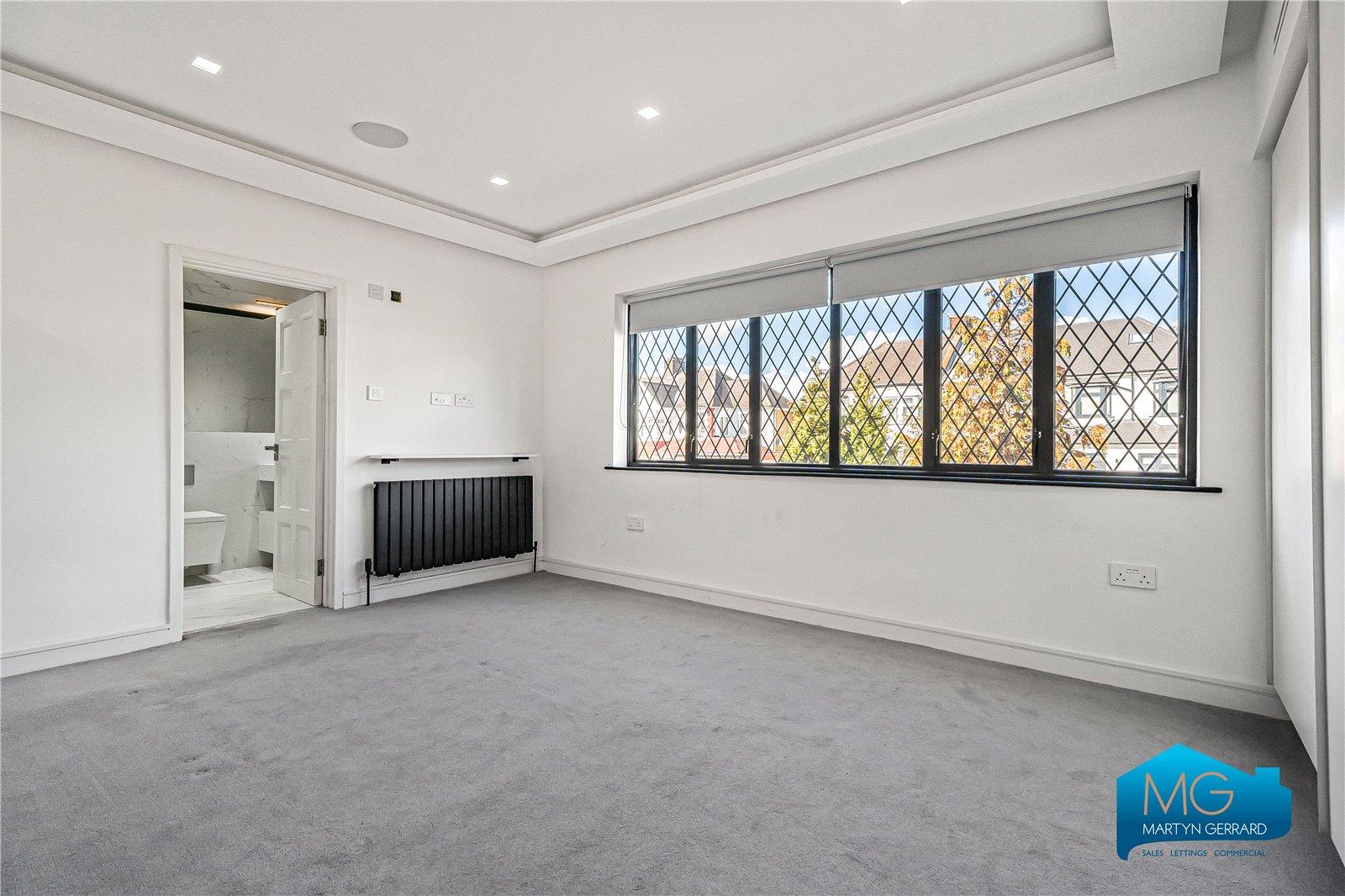 5 bedroom Detached House to rent - Martyn Gerrard