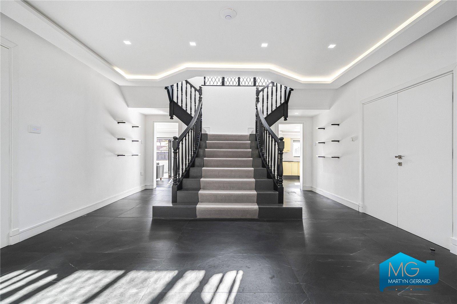 5 bedroom Detached House to rent - Martyn Gerrard