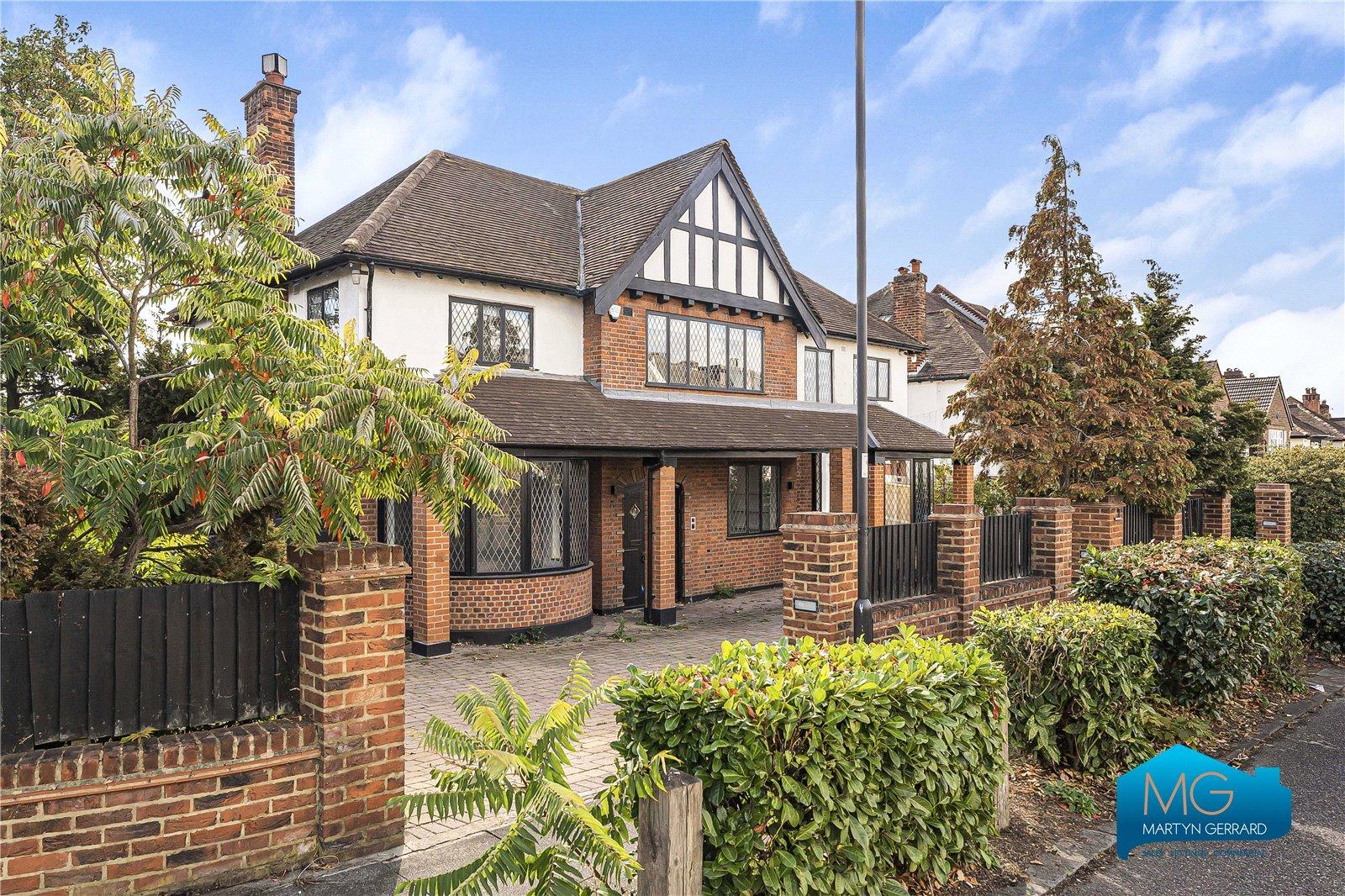 5 bedroom Detached House to rent - Martyn Gerrard