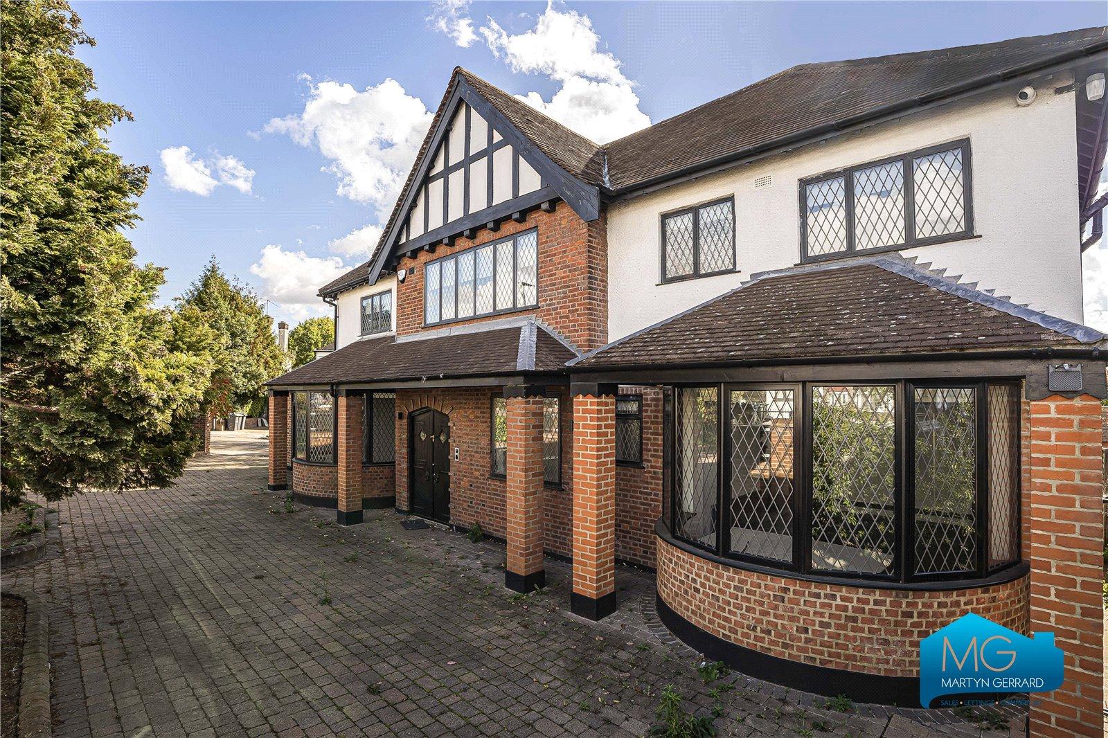 5 bedroom Detached House to rent - Martyn Gerrard