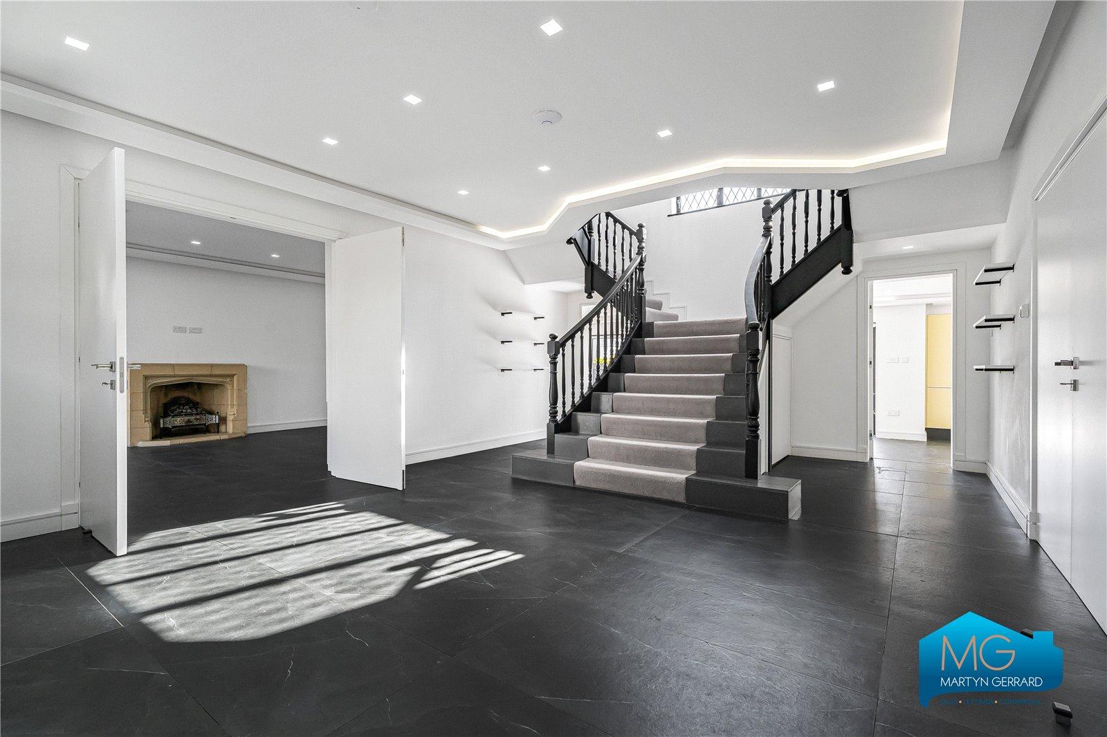 5 bedroom Detached House to rent - Martyn Gerrard