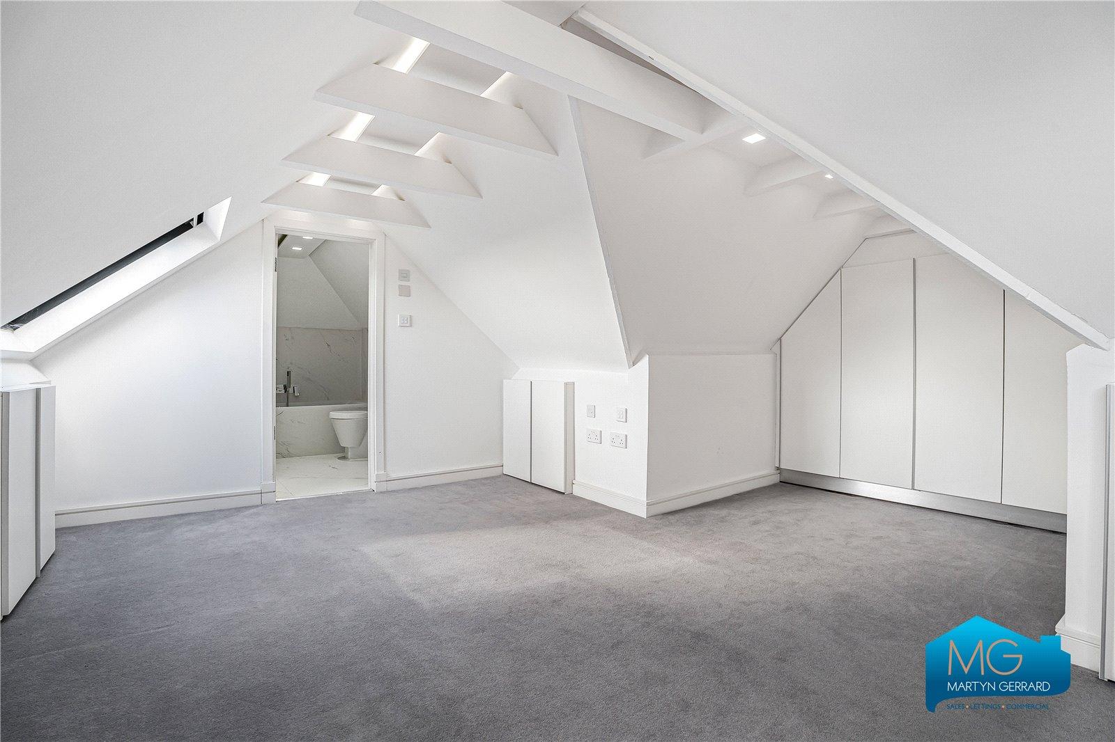 5 bedroom Detached House to rent - Martyn Gerrard