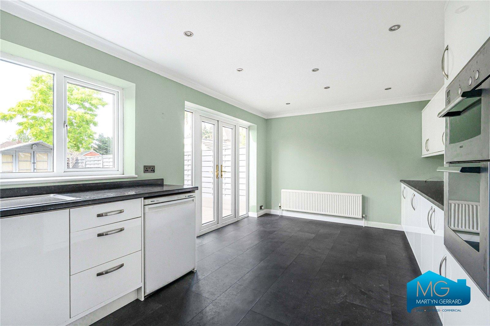5 bedroom Semi-Detached House to rent - Martyn Gerrard