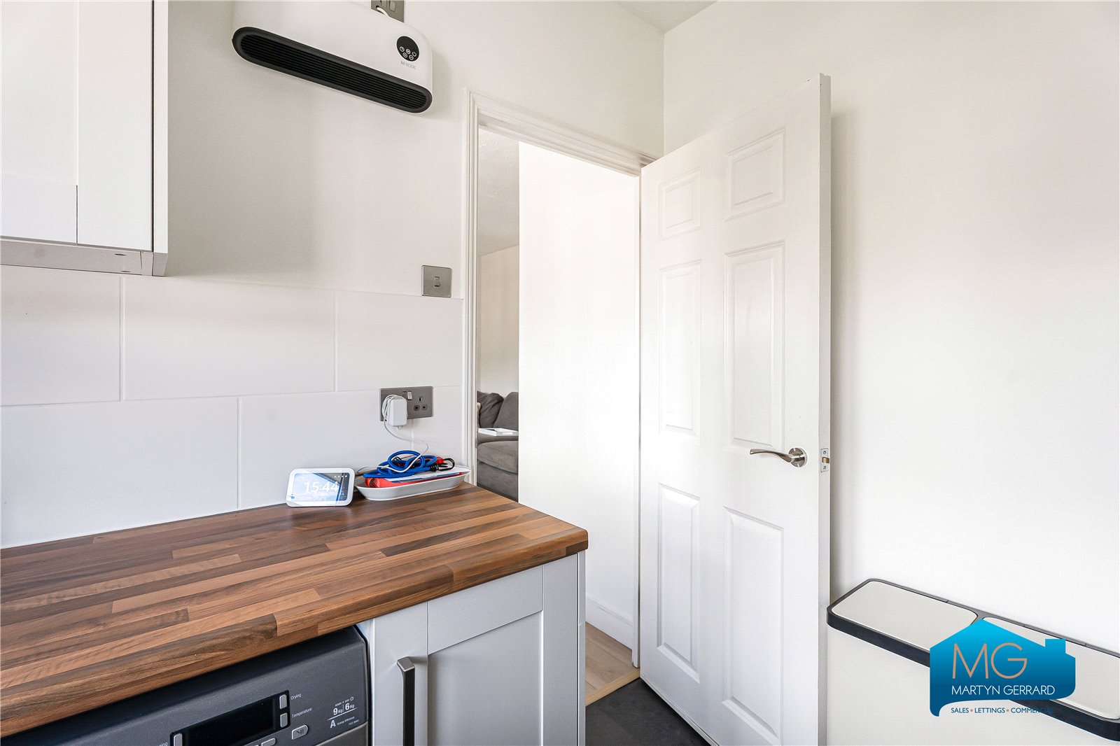 2 bedroom Apartment to rent - Martyn Gerrard
