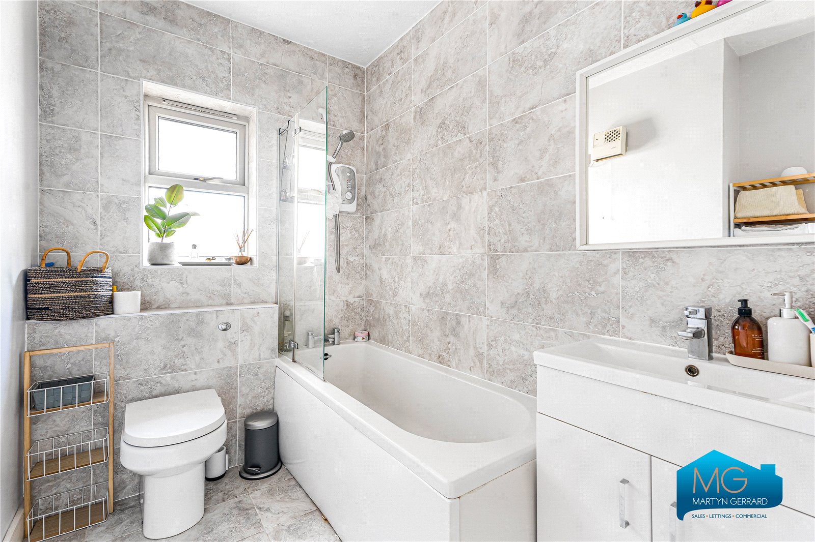 2 bedroom Apartment to rent - Martyn Gerrard