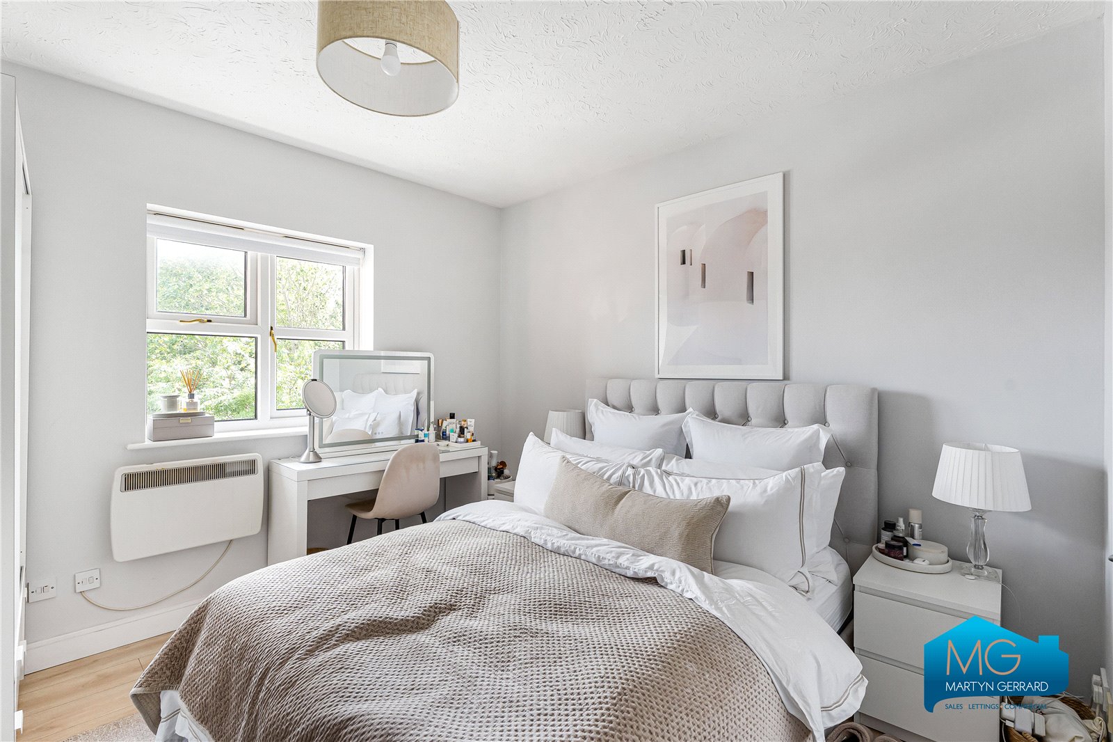 2 bedroom Apartment to rent - Martyn Gerrard