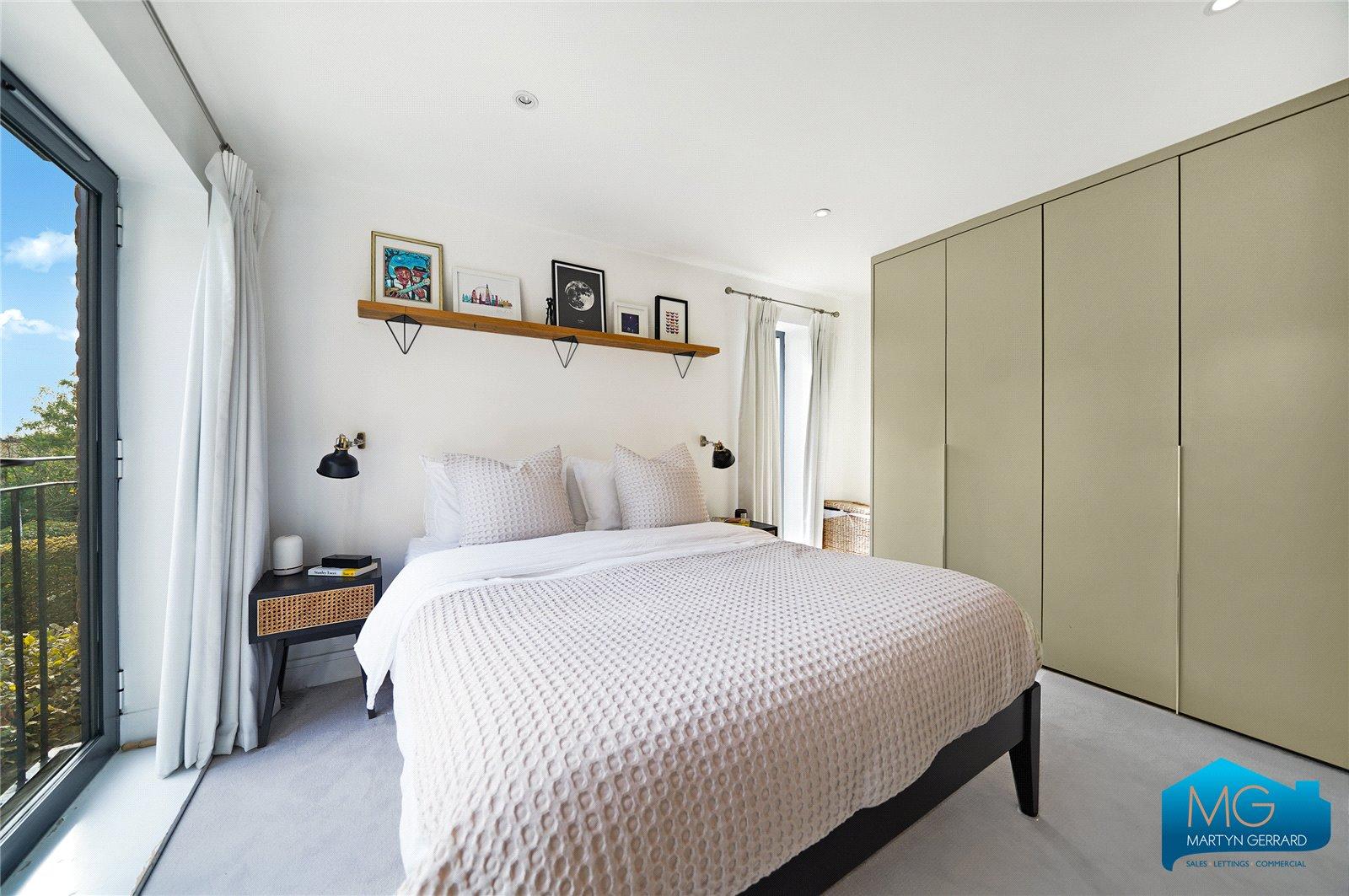 3 bedroom Terraced House for sale - Martyn Gerrard