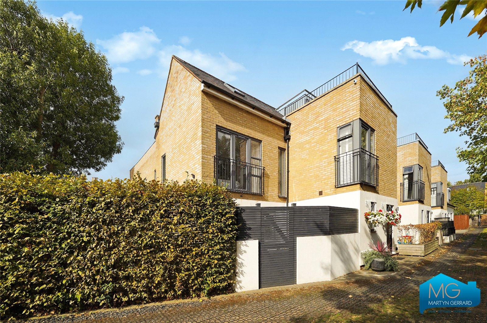 3 bedroom Terraced House for sale - Martyn Gerrard