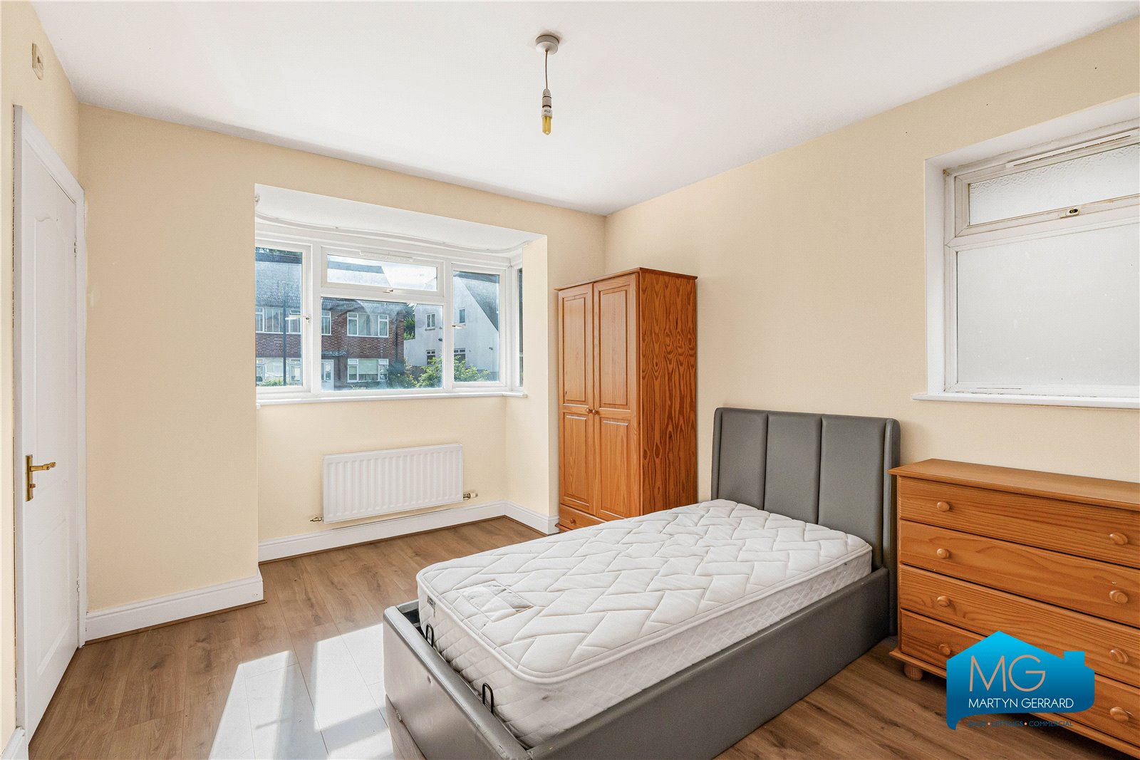 Deepdene Court, London, N21+  - Martyn Gerrard