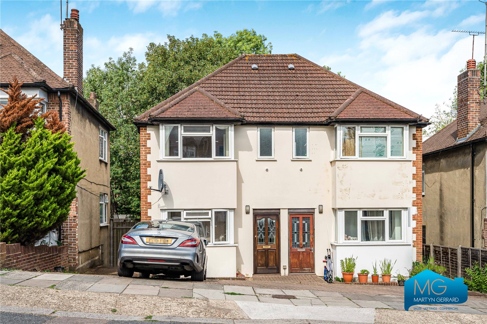 Deepdene Court, London, N21+  - Martyn Gerrard