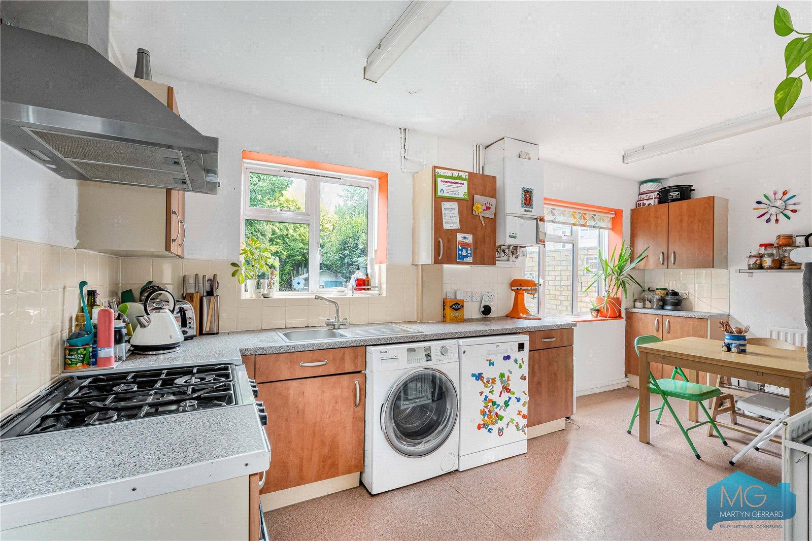 2 bedroom House for sale - Martyn Gerrard