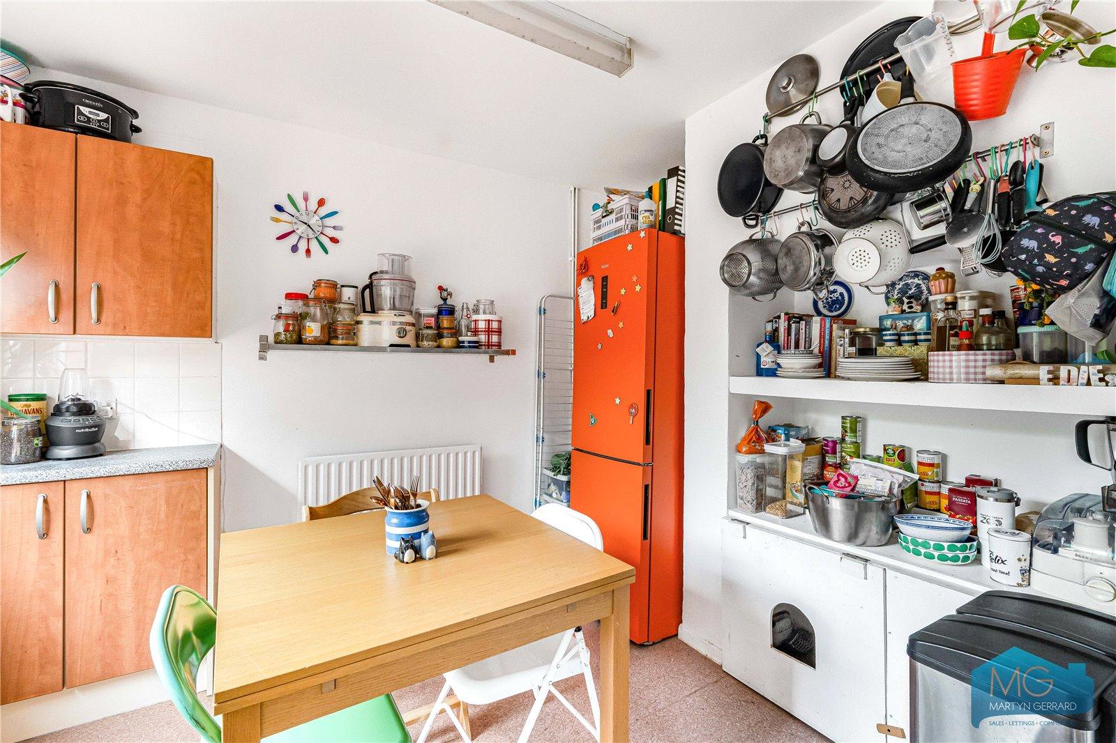2 bedroom House for sale - Martyn Gerrard