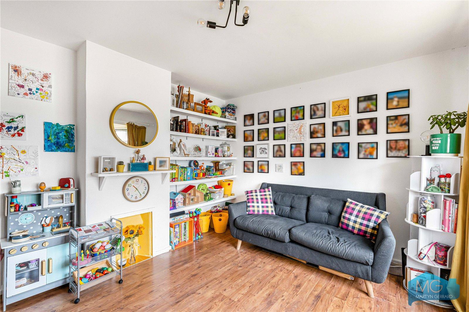 2 bedroom House for sale - Martyn Gerrard