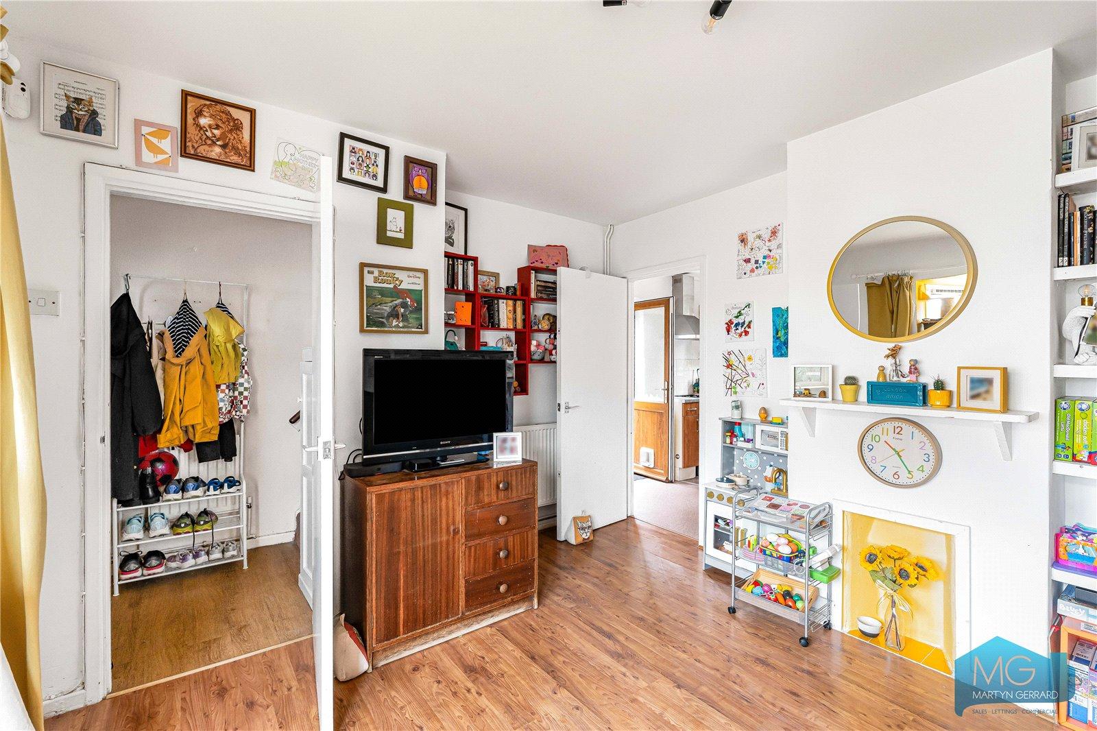 2 bedroom House for sale - Martyn Gerrard