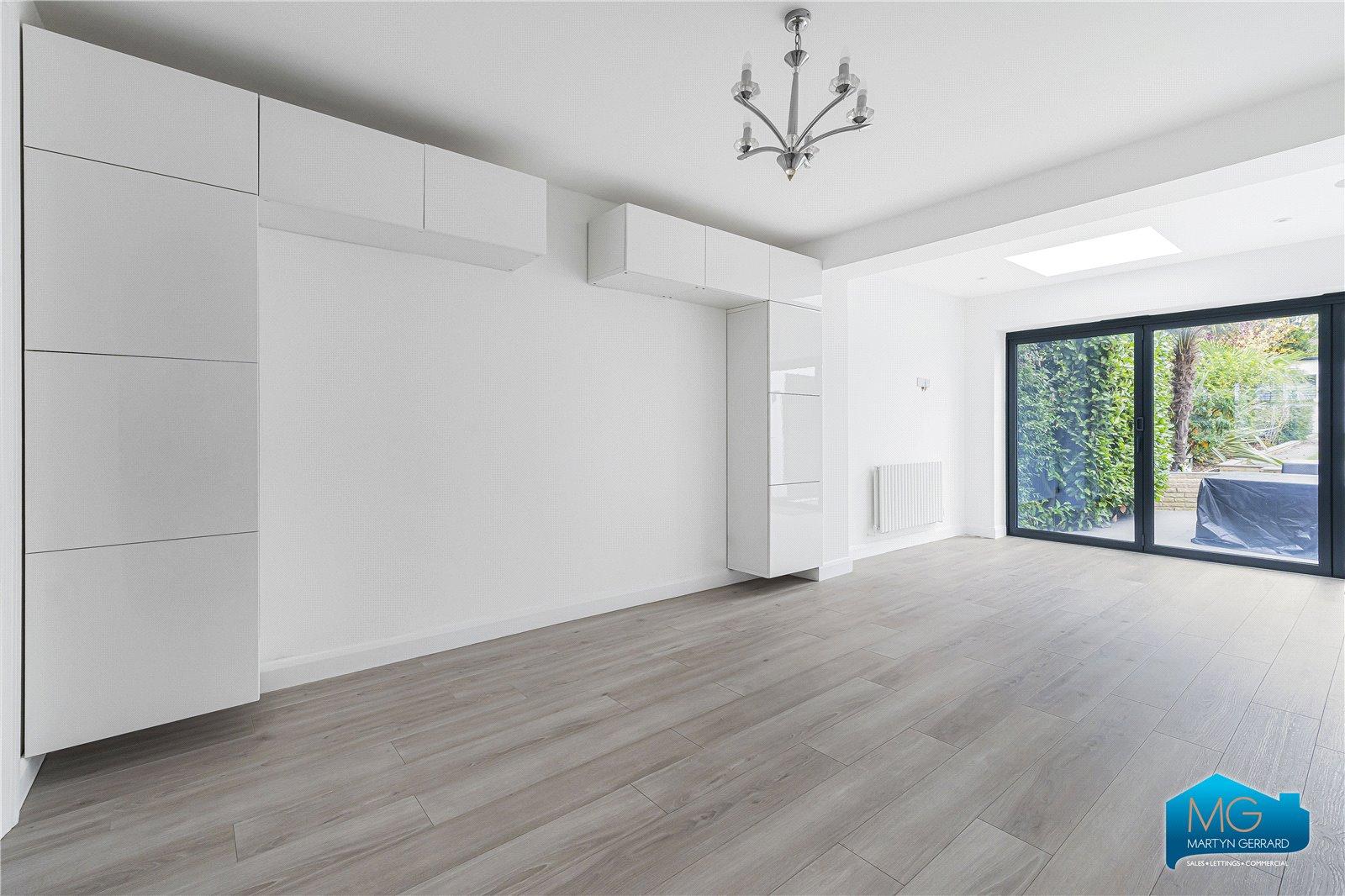 5 bedroom Semi-Detached House to rent - Martyn Gerrard