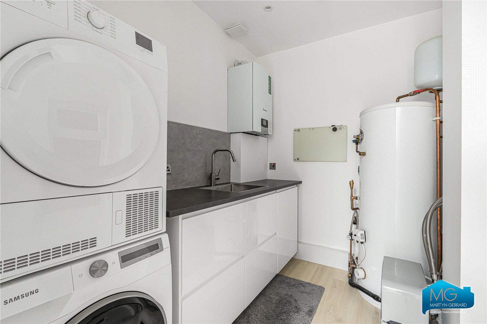5 bedroom Semi-Detached House to rent - Martyn Gerrard