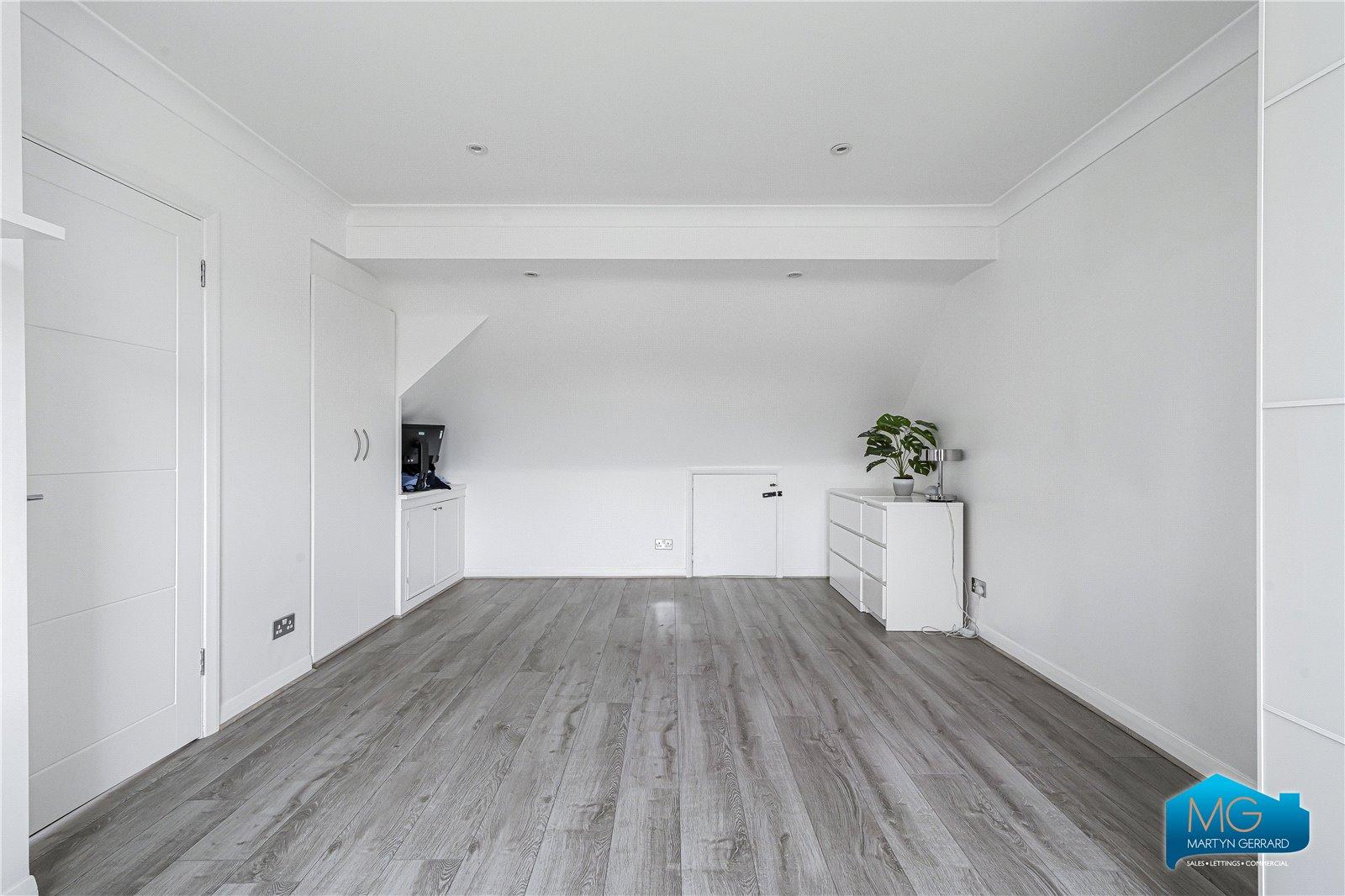 5 bedroom Semi-Detached House to rent - Martyn Gerrard