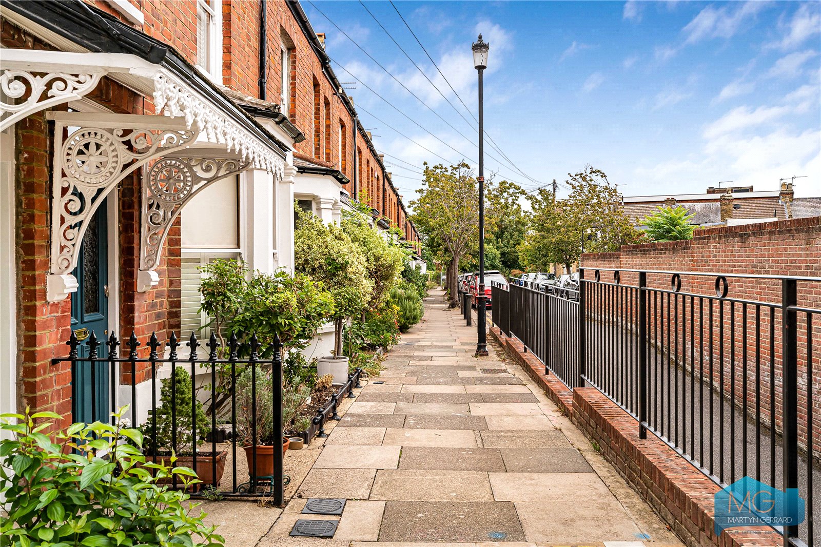 2 bedroom End of Terrace House for sale - Martyn Gerrard