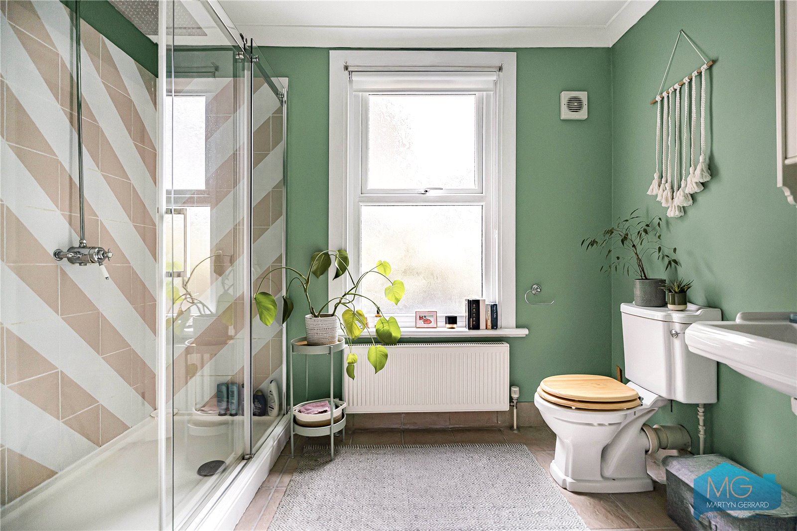 2 bedroom End of Terrace House for sale - Martyn Gerrard