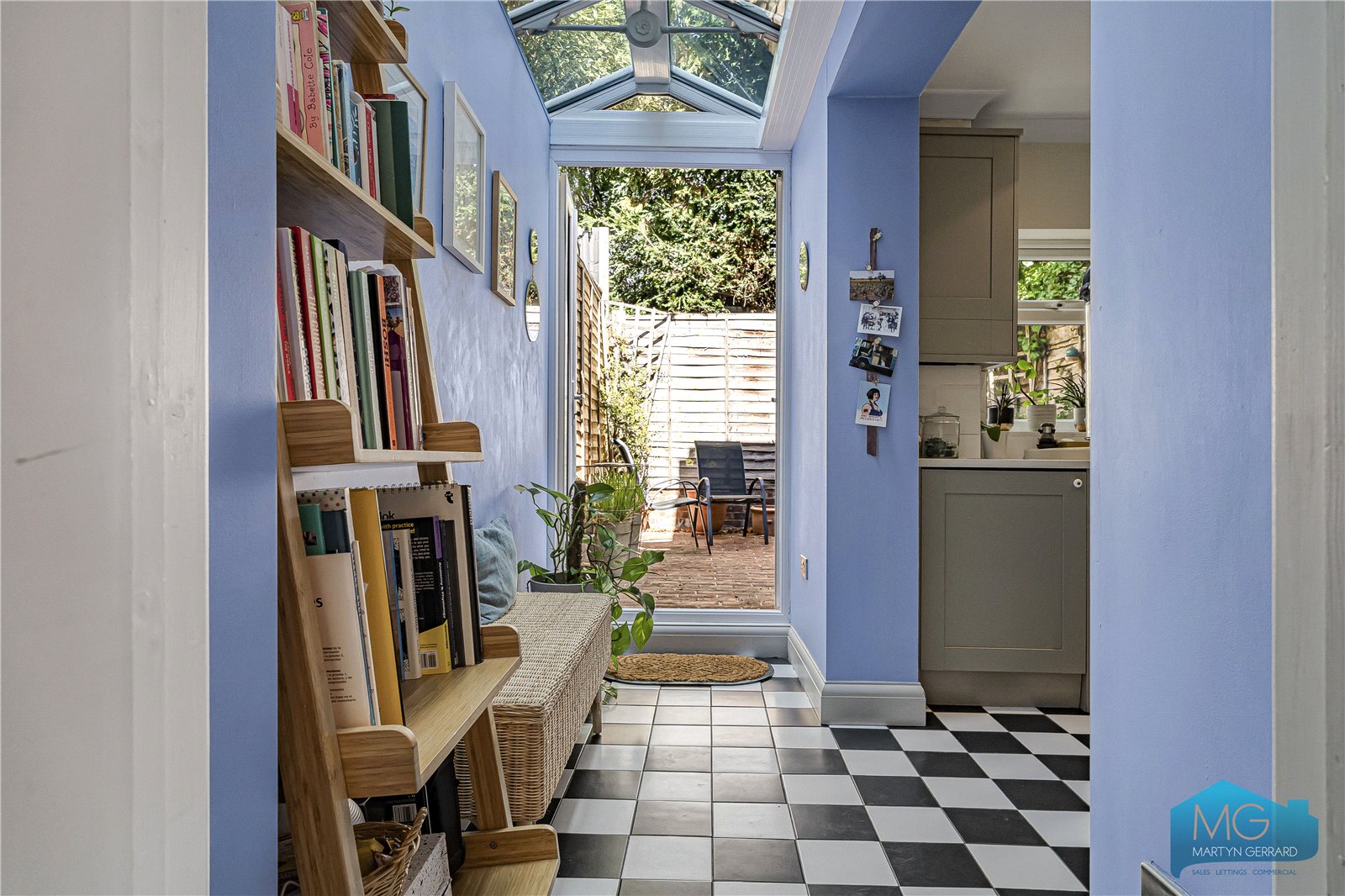 2 bedroom End of Terrace House for sale - Martyn Gerrard