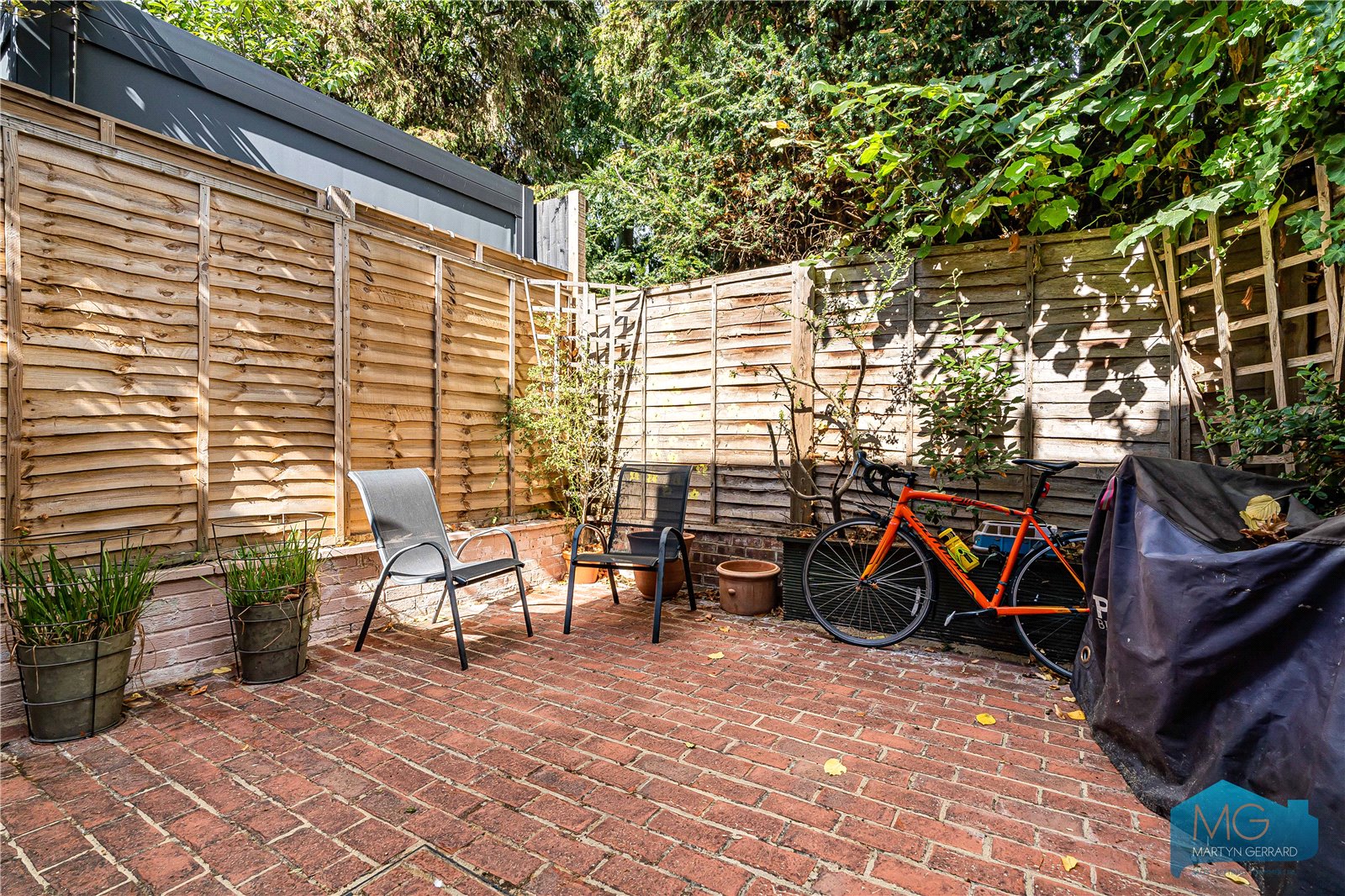 2 bedroom End of Terrace House for sale - Martyn Gerrard