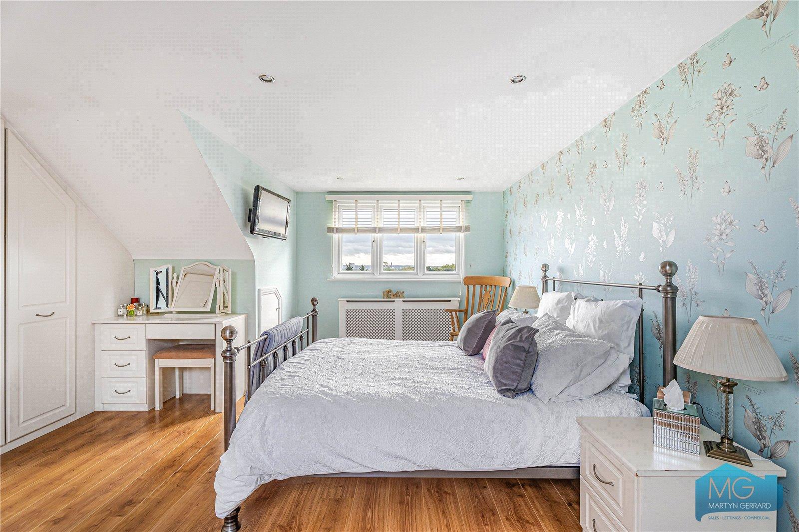 5 bedroom Semi-Detached House for sale - Martyn Gerrard